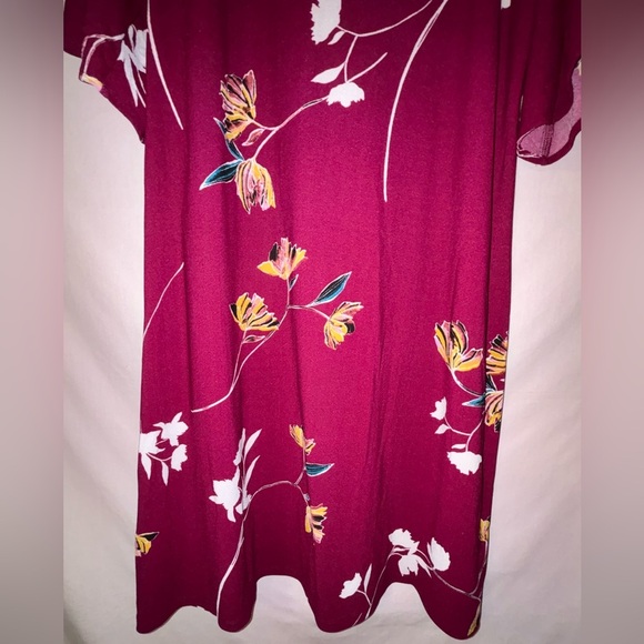 Apt. 9 Maroon Floral V-Neck Blouse - Picture 6 of 8